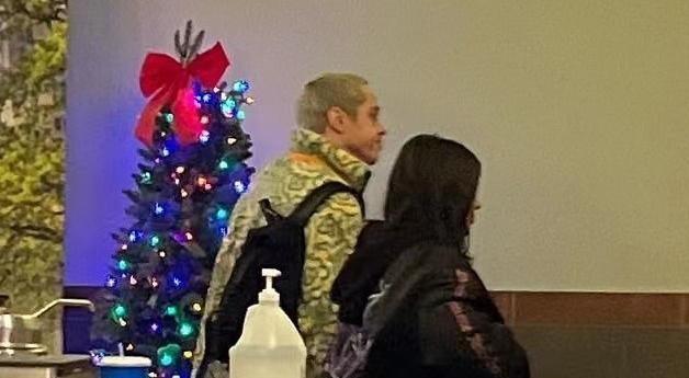 金·卡戴珊|他28岁,却撩到了41岁的金·卡戴珊,魅力方面不输任何人!