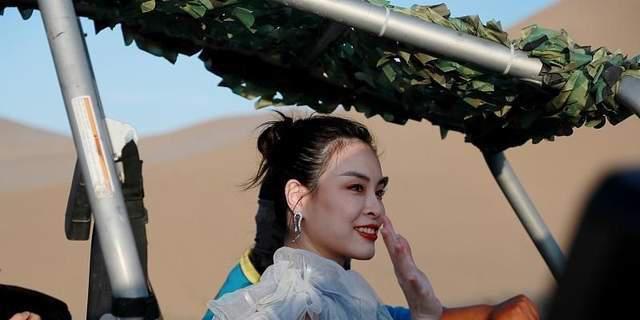 时尚风行派|吴敏霞比郭晶晶有阔太范！挺5月大肚亮相大秀，脸浮肿四肢却纤细