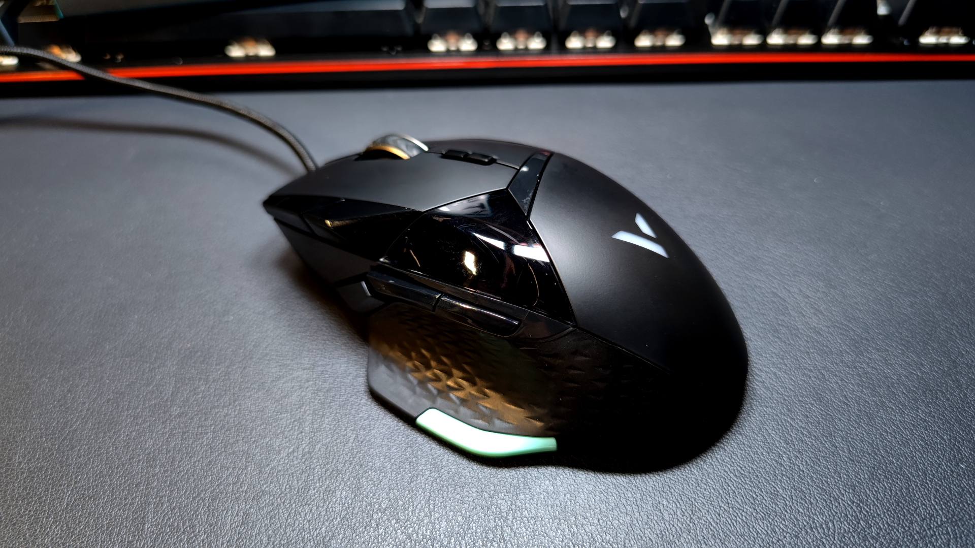 游戏鼠标|还记得这款高端旗舰 雷柏VT900游戏鼠标吗?