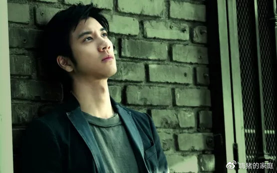 粉色|王力宏给三胎儿子取名，全名5笔没1笔是弯的，网友：不愧是学霸