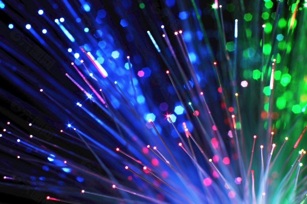 科学家 牛顿的棺材板按不住了：光究竟是不是直线传播？