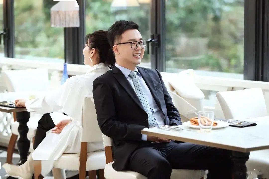 大学生|大学生“桃花运”最旺的十大职业，公务员难进前5，榜首受人偏爱