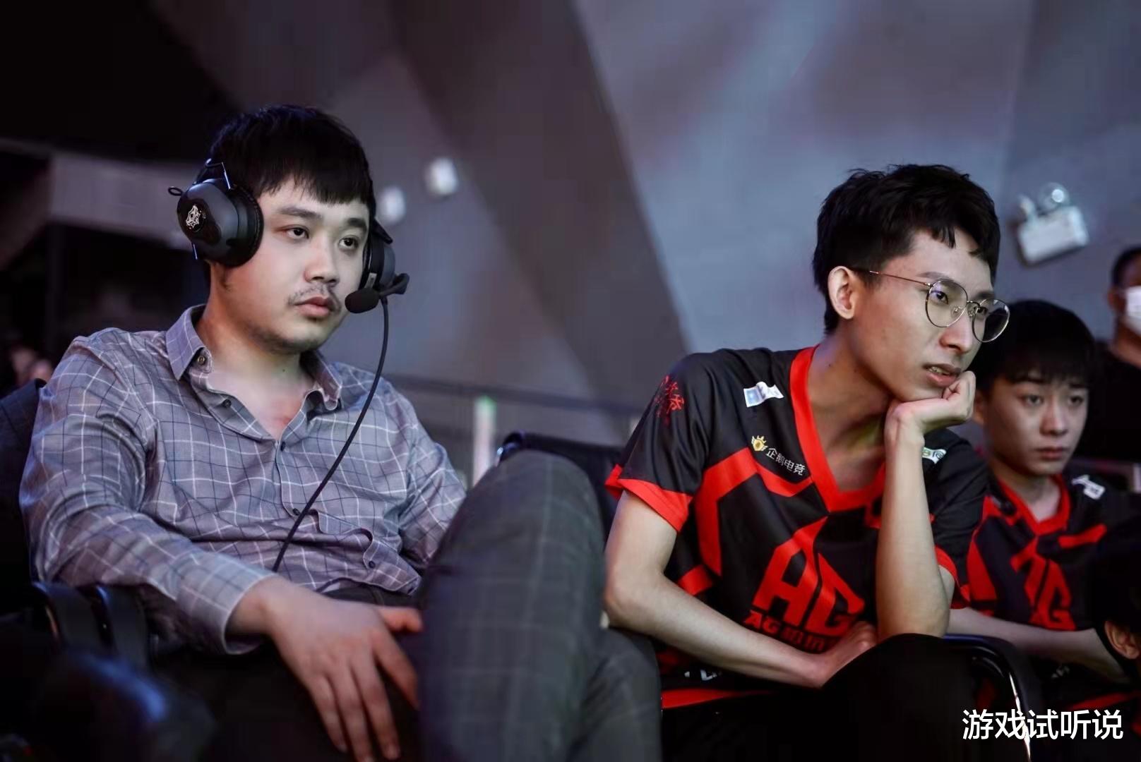 ag战队|AG月光发文：黑粉别骂了，自己内心毫无波澜，并将在AG养老！离被菲菲“禁WB”不远了