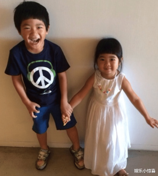 曹格|曹格儿子“整容式长大”，年仅13岁就有腹肌，网友：等你长大