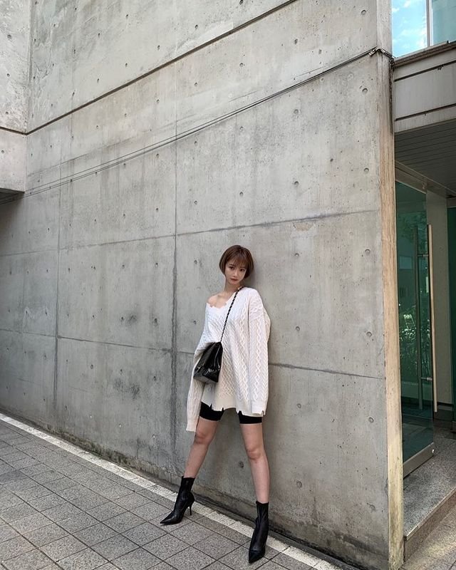 穿衣搭配|曾获校服大赛金奖，后被称为“短发女神”，造型搭配干练帅气