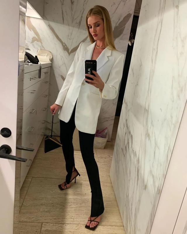 穿衣搭配|时尚圈大嫂就是稳,她的职场精英穿搭,我可以看一百遍