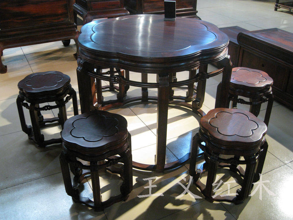 |买大红酸枝家具，为什么要选品牌企业？