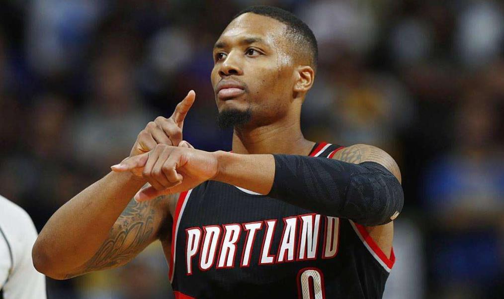 斯蒂芬·庫里|MVP候選人無緣季后賽！庫里遭受巨大質(zhì)疑，球迷提到威少和利拉德