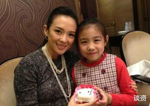 小苹果|正式出道？汪峰16岁大女儿小苹果发布单曲，自己作词作曲兼演唱