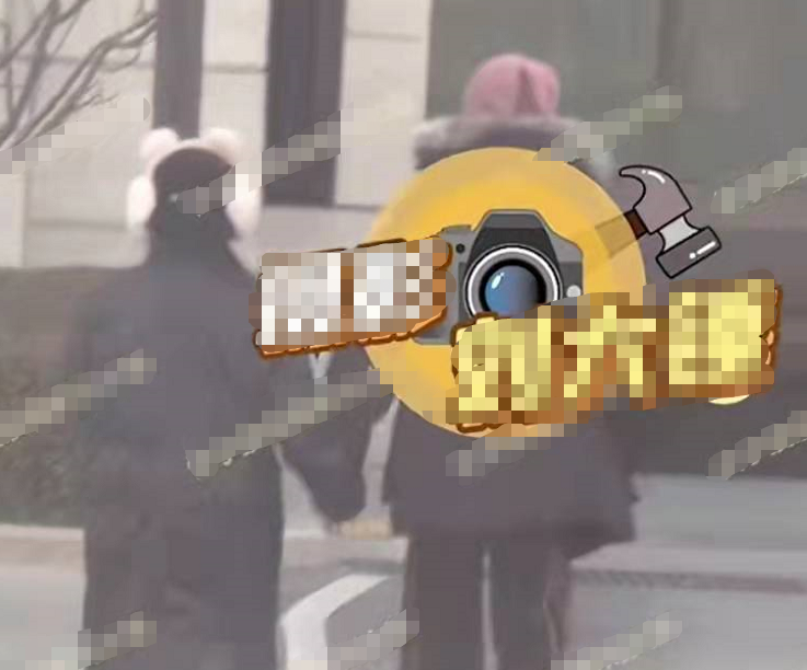 发际线|25岁男星恋情疑曝光！街上与美女牵手拥抱不避讳，一同回家太甜蜜