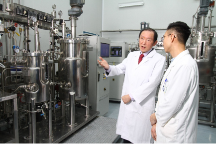 卫星|“将来是他们来学习！”海归科学家钻研“酶”30年，终成业界翘楚