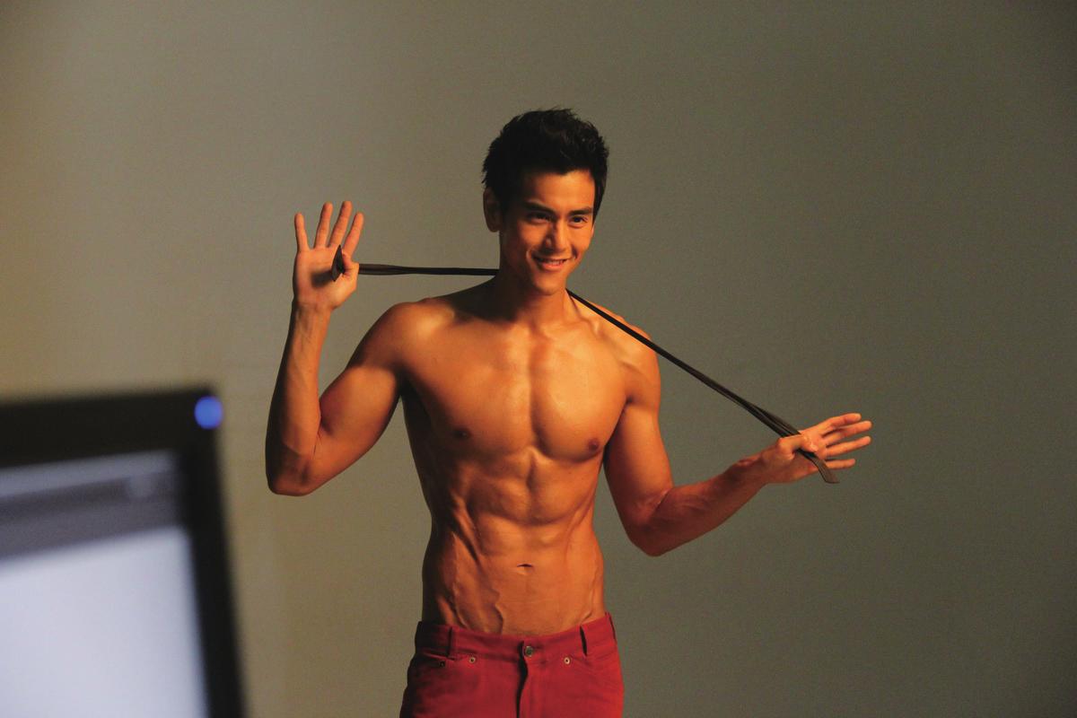 蔡徐坤|广电发声杜绝娘化审美，蔡徐坤忙转型，离开《跑男》或与此有关？