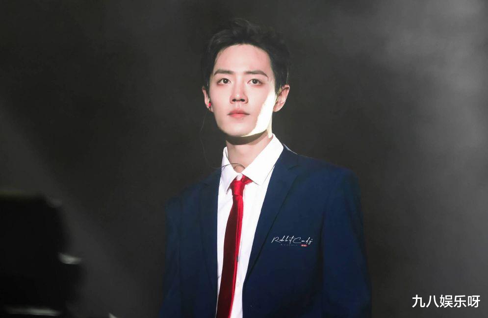 肖战|肖战荣获“华语金曲榜”超话冠军，五大奖项提名，全开麦贯彻到底