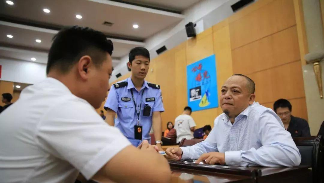 奶球妈咪聊|老赖数量成倍上涨，已有1590万人，国家出手整治，家人也受牵连？