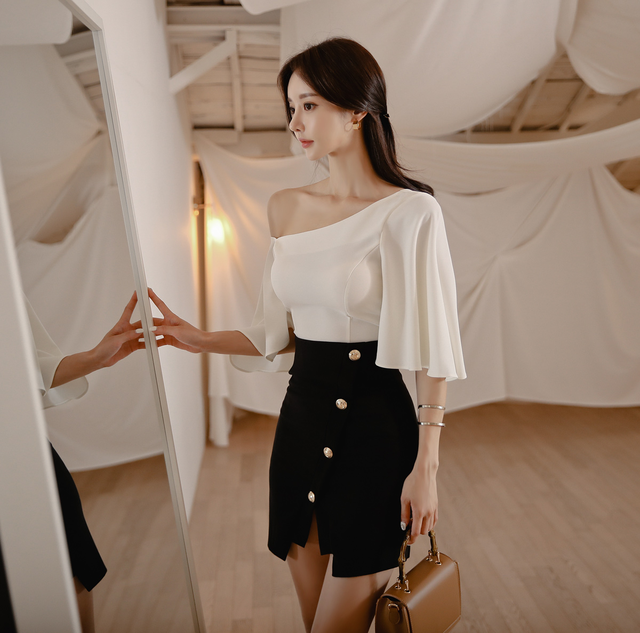 心壹穿搭|女神孙允珠高清时尚搭配：秋雅莲子银杏花扇优雅露肩裙