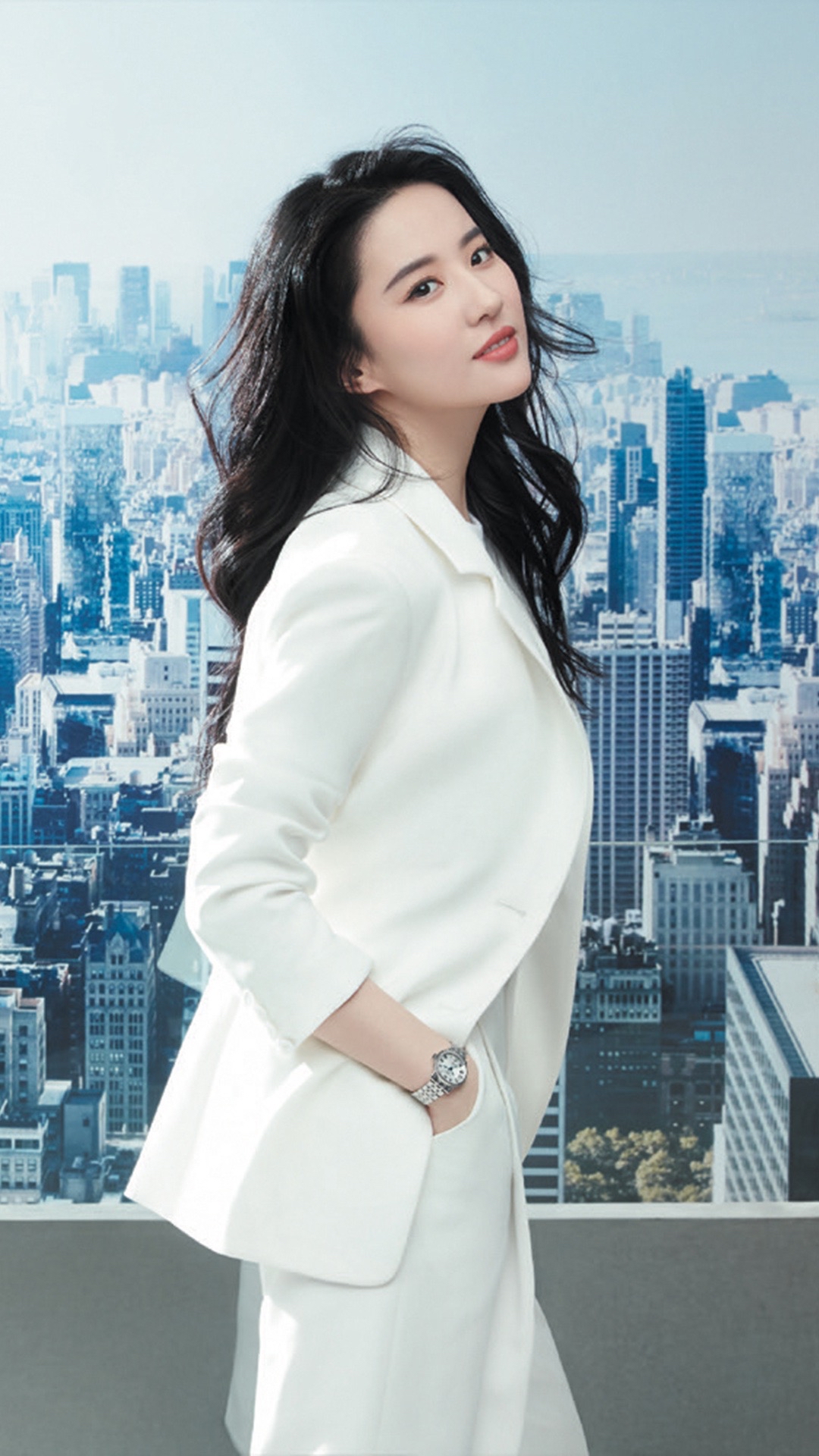 穿衣搭配|仙气十足的刘亦菲，开始尝试中性风穿搭，霸气侧漏帅气撩人。