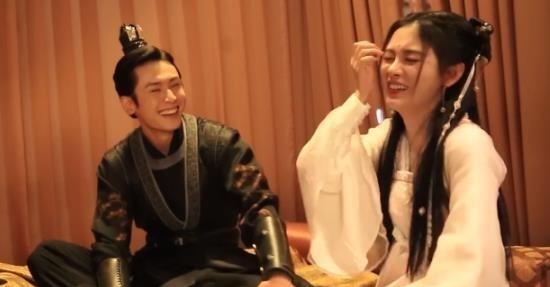 鞠婧祎|张哲瀚直言，很多男星不愿意和鞠婧祎拍吻戏，于朦胧没说谎