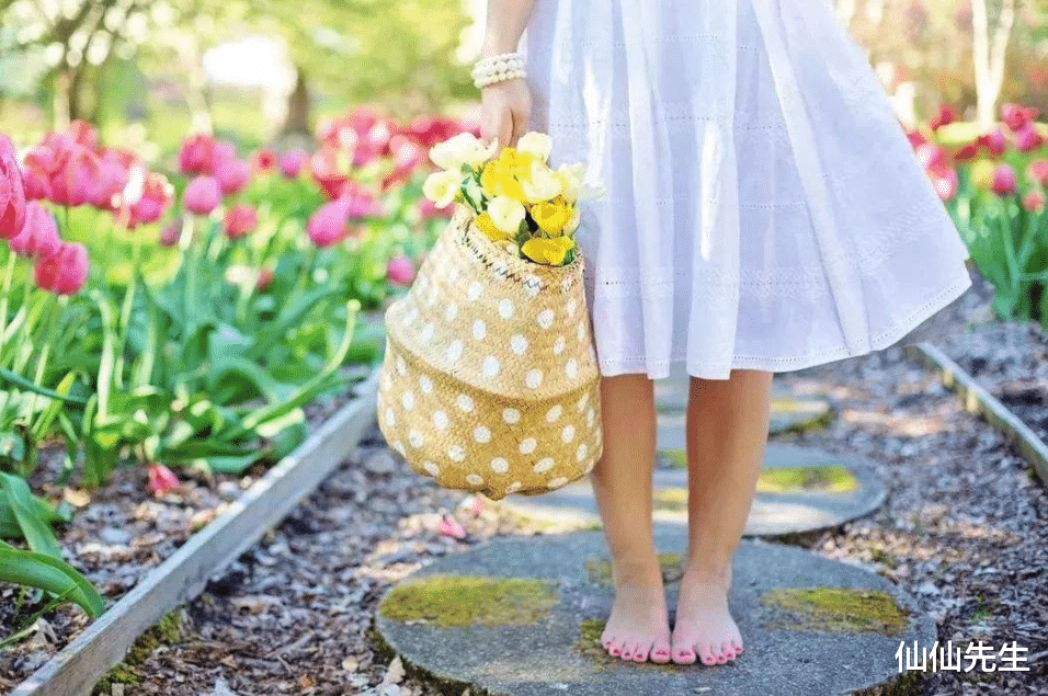 仙仙先生|“百万培养的女儿找个送快递的”男子反对女儿结婚,女儿:管不着