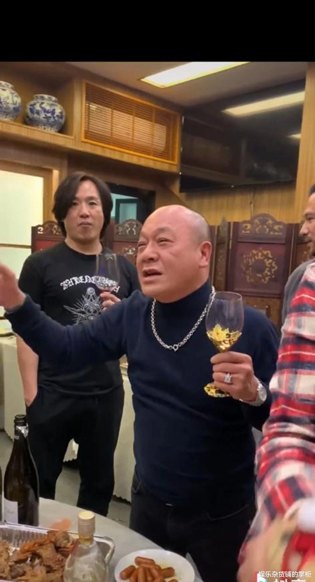 张碧晨|大佬吴志雄15岁手下小弟2000人，落魄后欠债千万，如今怎么样了