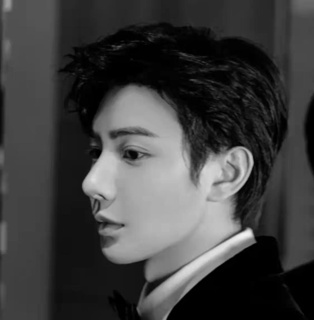 古力娜扎|6位颜值下降的明星，娜扎鼻子看不见鼻孔，古天乐内双变大双眼皮