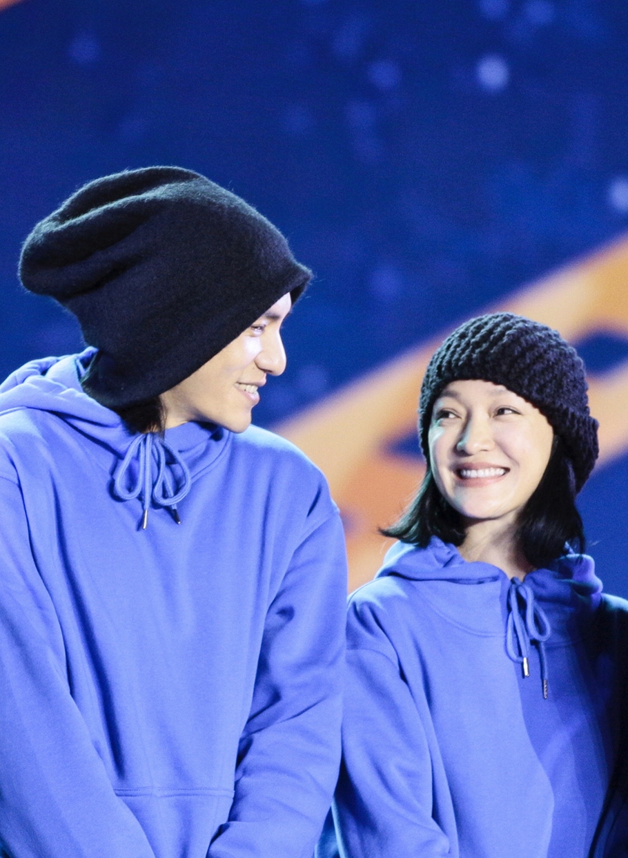 周迅|陈坤连续12年为周迅庆生，工作室曝近照，47岁迅哥笑容天真如孩童