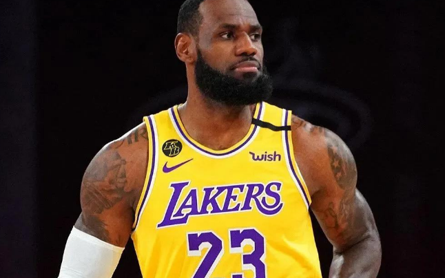 勒布朗·詹姆斯|詹姆斯不是不鉆研中投，而是不精于急停跳投，以及其它多形態(tài)跳投