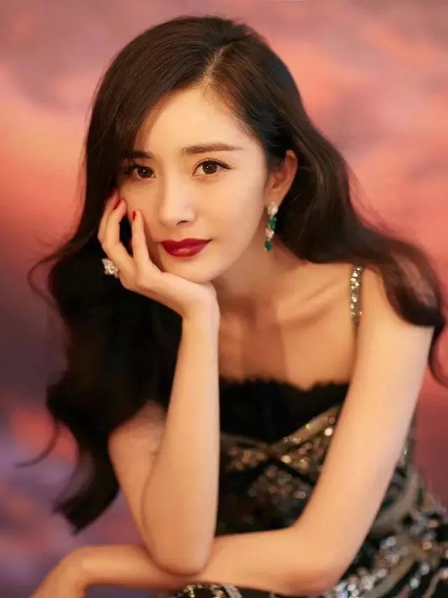 陈红|把杨幂从剧组开除，公开骂吴君如，携子上位的陈红比想象中有手段