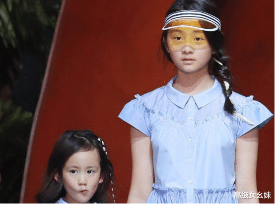 女孩|温润如水的女孩黄忆慈，一颦一笑，皆透露着骨子里的教养