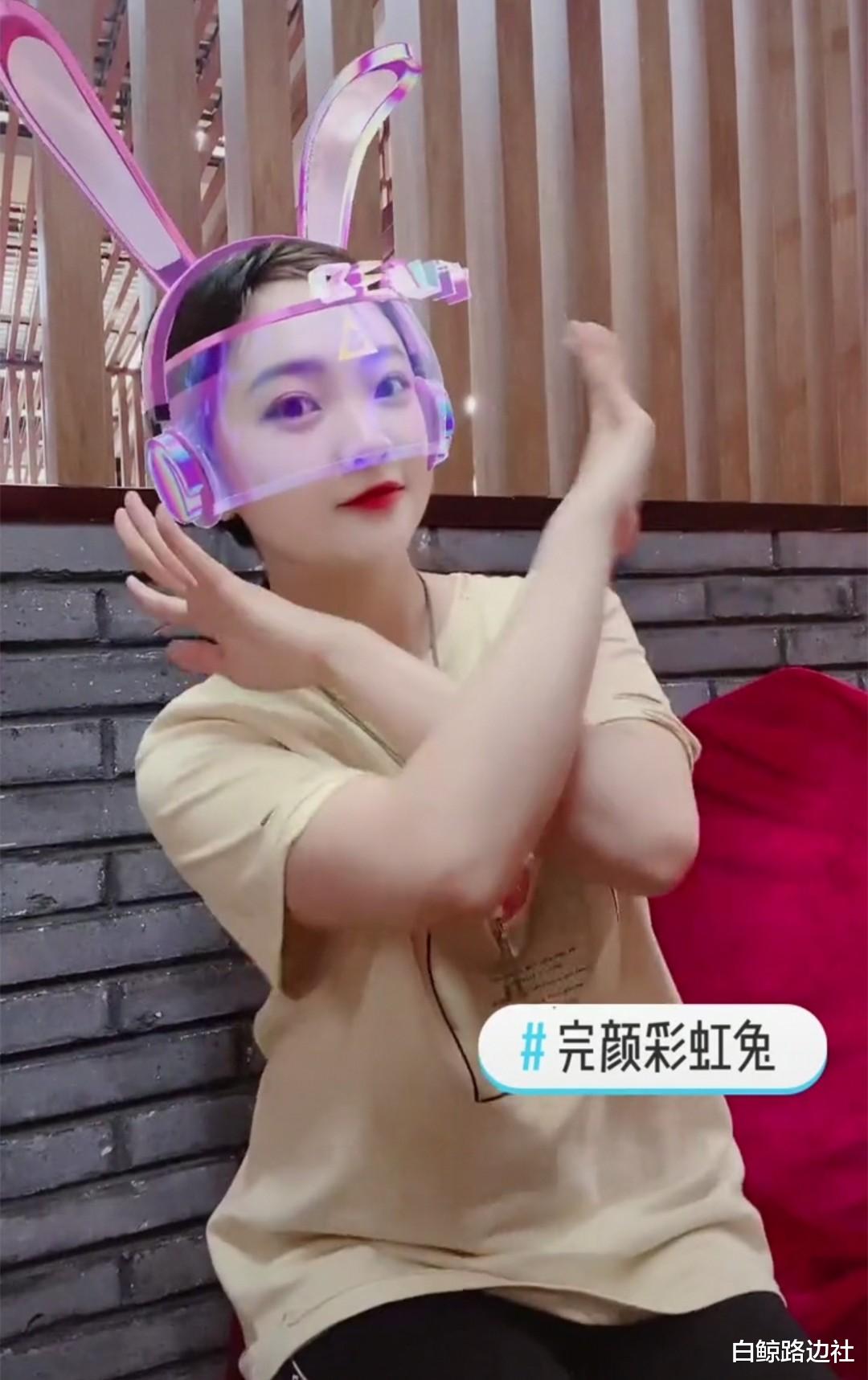 林妙可|22岁林妙可晒舞蹈视频,瘦脸成功颜值回春,身材略胖气质好像宝妈