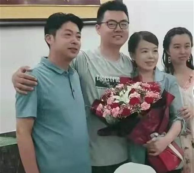 小猫咪的星座故事 郭威初次接到认亲电话反应首曝光，抱着田静痛哭：我不是被抛弃的