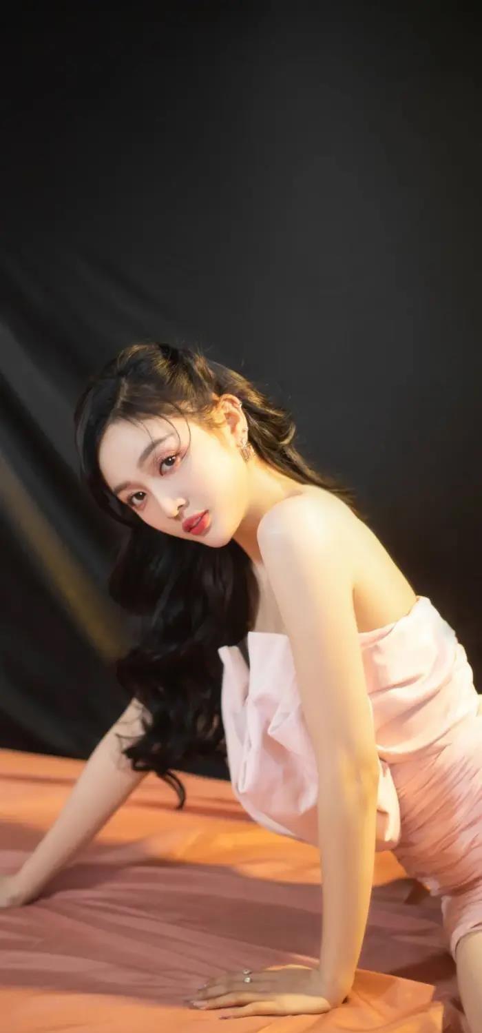 TVB|吴宣仪，从人气女歌手转型演员却被网友吐槽，她经历了什么？