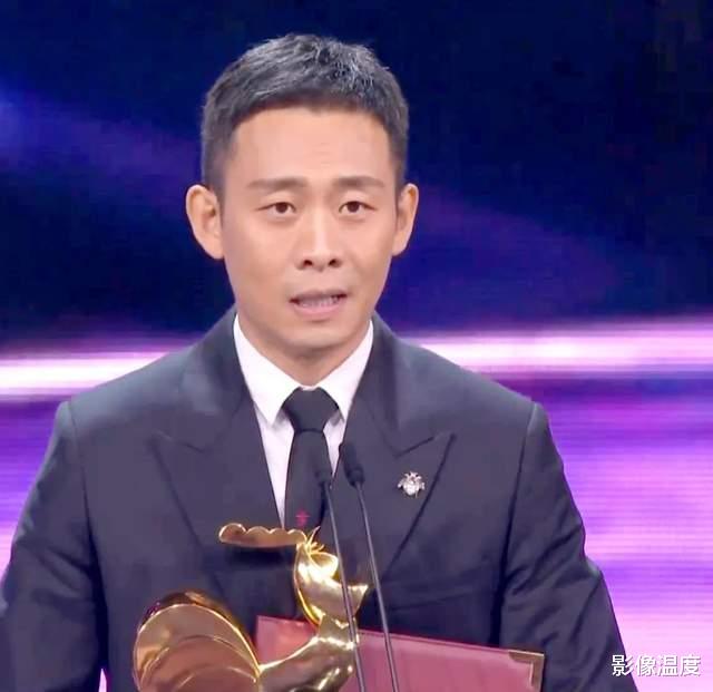 张艺谋|直击金鸡奖现场高清80图集：张艺谋发言时印小天哭了，张小斐张译讲话最感人