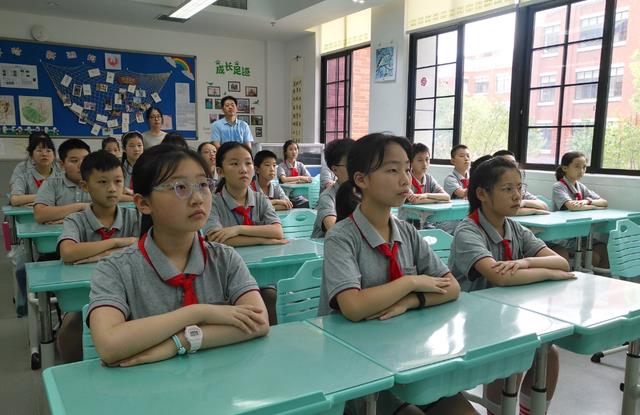 上海市|上海市“大中小学”发布通知，官宣2022年寒假时间，学生翘首以盼