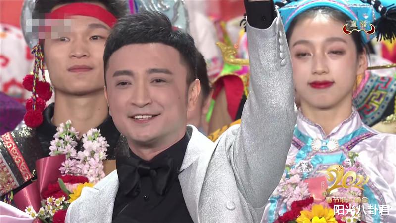 春晚|朱军发文透露春晚幕后,零点差点重现黑色三分钟,任鲁豫凭一己之力拯救春晚
