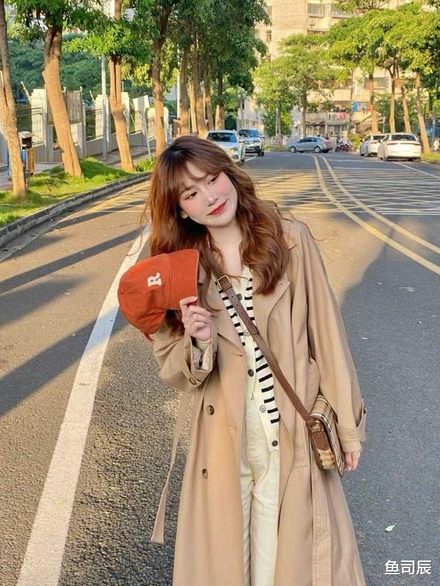 鱼司辰 降温后,如何穿才保暖又时髦?看完这几个技巧,照着穿也很有气质