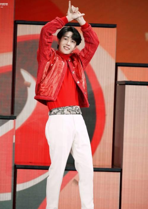 郑爽|央视春晚：江疏影仙气，关晓彤俏皮，陈伟霆松弛，王一博燃炸全场