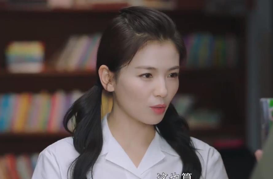 花匠小美 43岁刘涛演“高中生”，扎双马尾穿学生装，状态却是骗不了人的