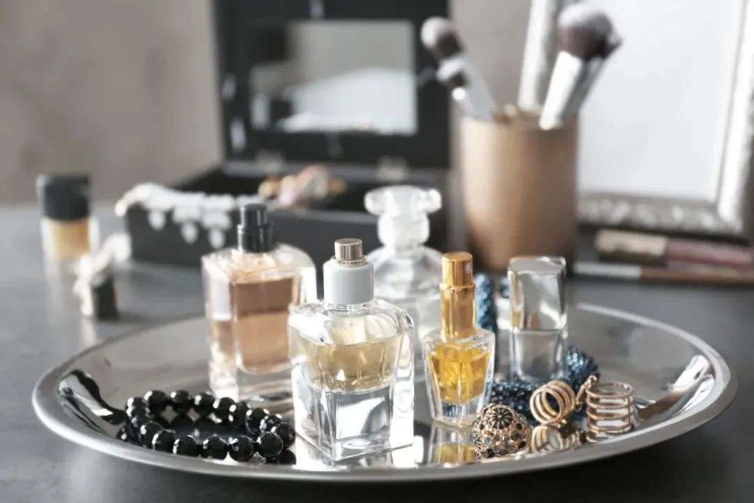 香水 售价对标奢侈品，国货香水“德不配位”？