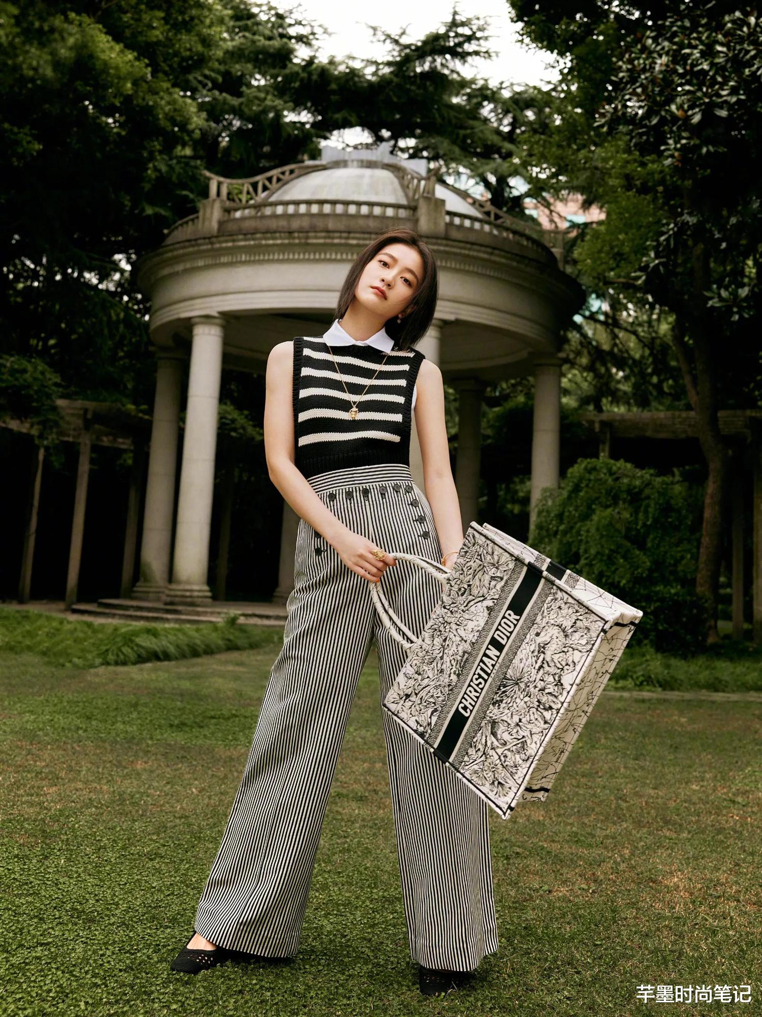 金智妮|张雪迎剪短发，素颜也这么美，穿橘色热短裤，好像“白雪公主”