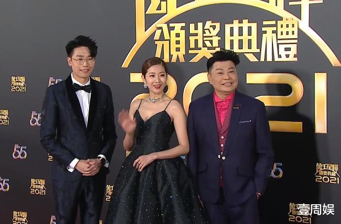 陈自瑶|TVB颁奖礼红毯：钟嘉欣显憔悴，林夏薇秀性感，陈自瑶赖着不走！