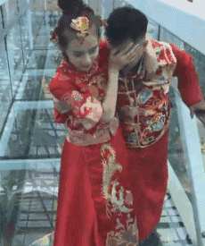 萌宠欢乐多 第一次见这样刷碗的，很是暴力！