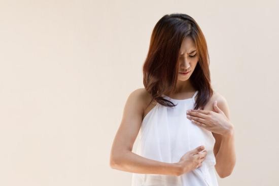 乳腺癌|再三提醒：乳腺发生癌变时，身体会发出4种求救信号，要及时发现