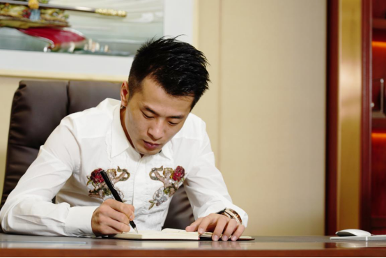 吉克隽逸|最终，薇娅和李佳琦还是走上了辛巴的老路