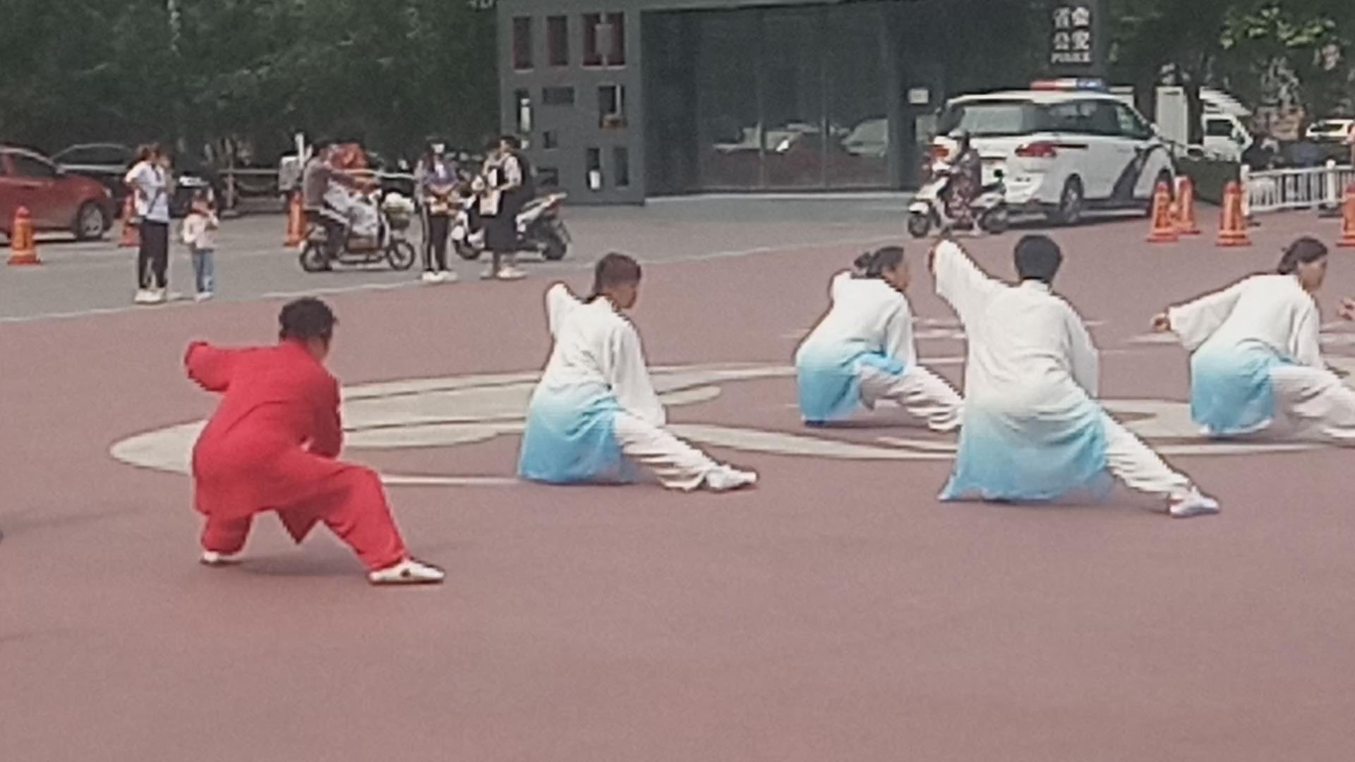 阿弥陀佛慈愿王北斗 5.19观故乡妻与各县区参加市太极拳交流比赛并念佛有感