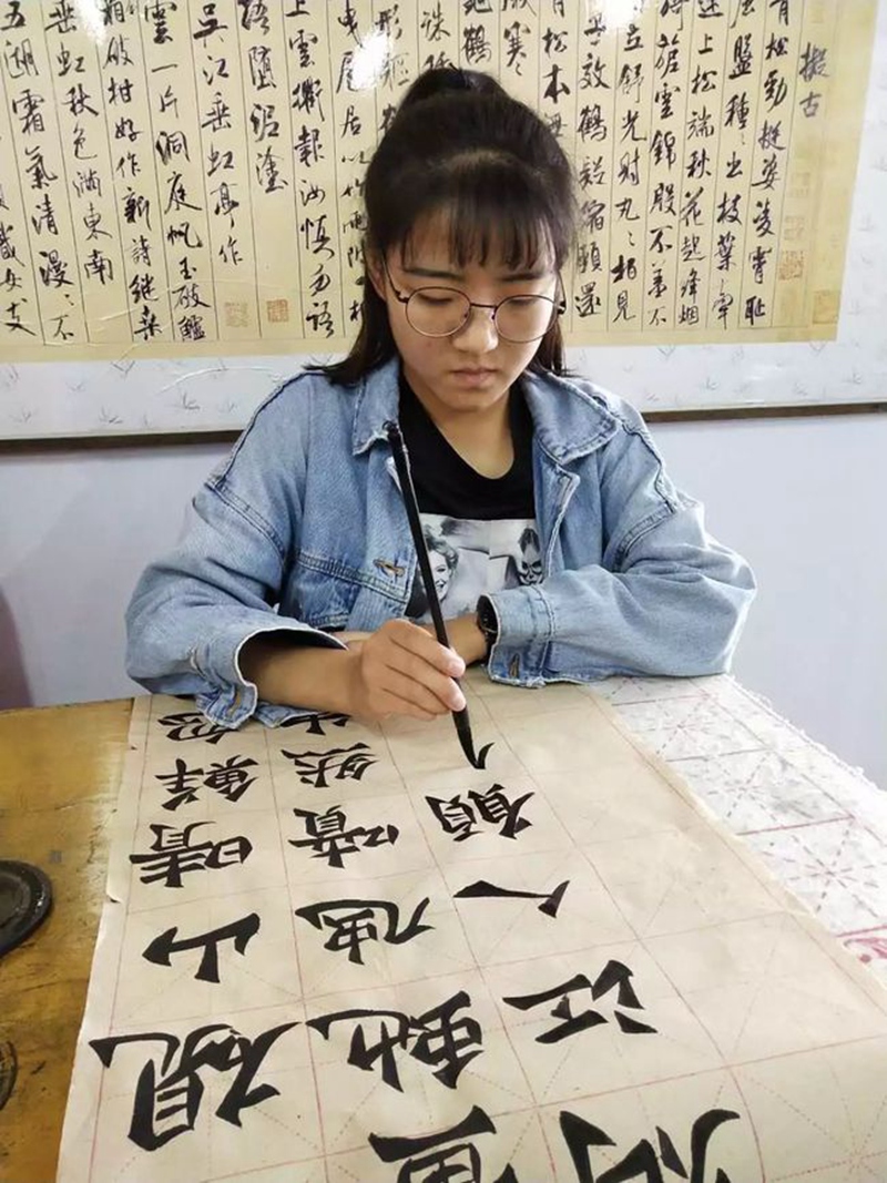 南京大学|高考现“神仙字体”，估计阅卷老师都不忍扣分：字写得漂亮有优势