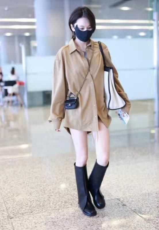卡莉时尚show|张馨予终于好好打扮了,穿衬衫配靴子洋气,气质少女不像生过娃