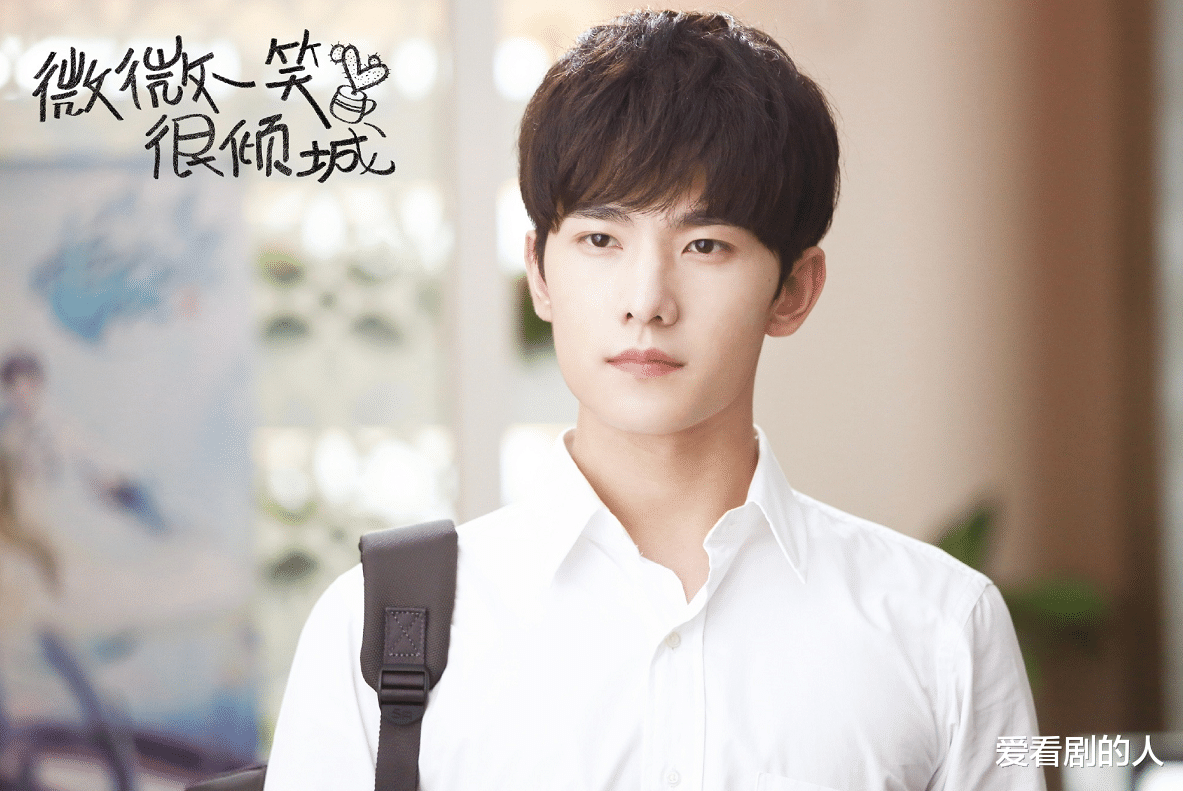 杨洋|杨洋微博在线问“yyds”什么意思？网友回复被称“夺笋”！