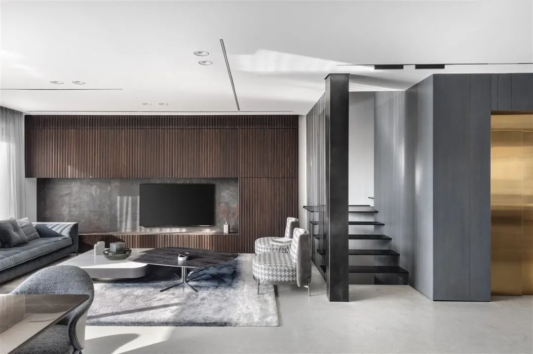 |320㎡极简私宅，简单色彩呈现高雅质感