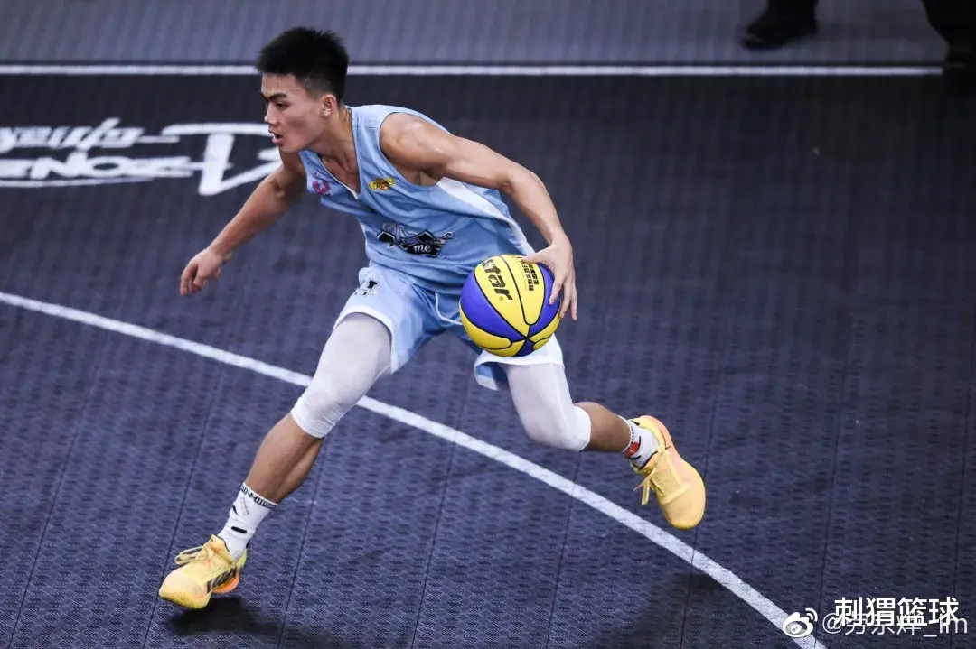 篮球|不到1米8！爆发速度不输职业球员！CBA球星都对他赞不绝口！ ?