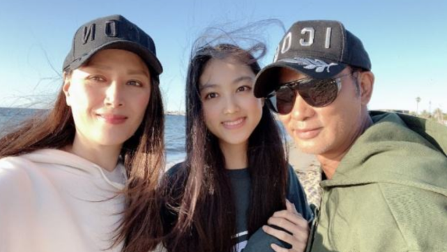 任达华|著名演员任达华：因爱选择不生孩子，50岁看到女儿时老泪纵横